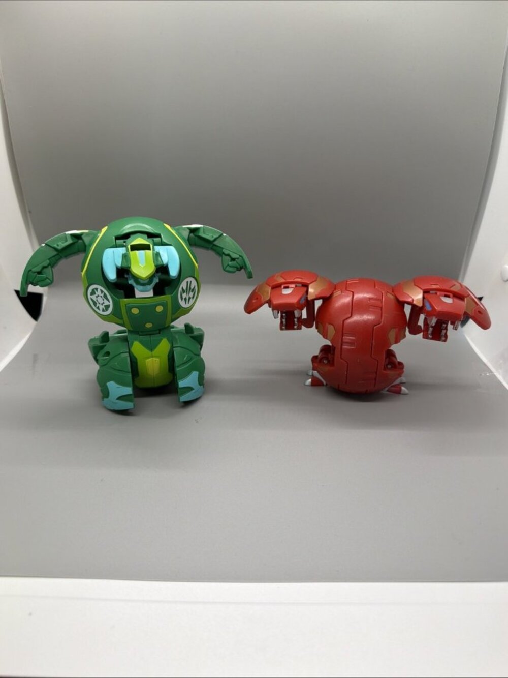Bakugan Dual Hydranoid Red Pyrus 400g Large And Deka Fused Maxotaur x Zentaur